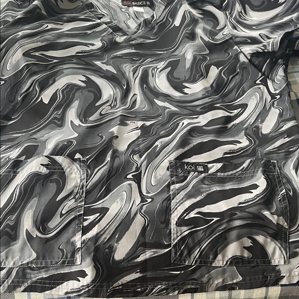 Print Scrub Top - Picture 3 of 3